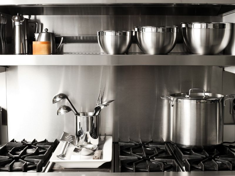 5 Jenis Professional Cooking Equipment Yang Sering Dipakai Chef Berpengalaman