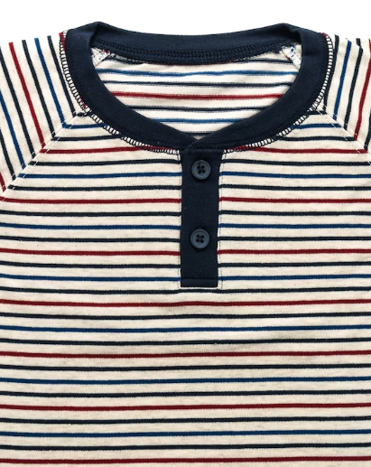 Mix And Match Baju Motif Garis Garis, Tampil Lebih Kekinian